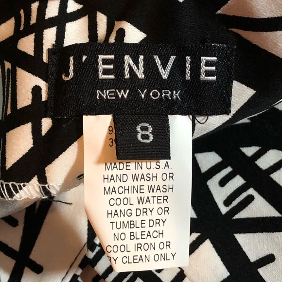 Black & White Graphic Ankle Pants Size 8 - Picture 7 of 7